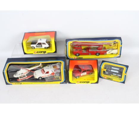 Corgi - Five boxed diecast model vehicles from Corgi. Lot includes Corgi #19 Emergency Set; #1127 Simon Snorkel Fire Engine; 