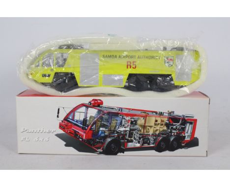 Wiking - A boxed diecast Wiking 1:43 scale Rosenbauer Panther FL 6x6 ARFF (Airport Rescue and Fire Fighting) Vehicle. The mod