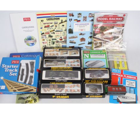 Graham Farish, Peco, Others - A collection of N gauge model railway track, and scenic building kits, and accessories, includi