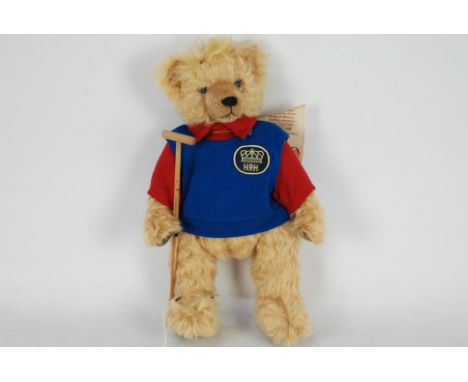 Hermann - A Hermann mohair 'William 21st Birthday' bear - Bear has glass eyes, stitched nose, suede paws, and metal joints. T