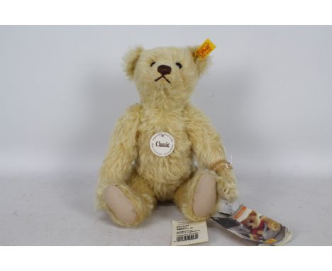 Steiff - A Steiff Classic mohair teddy from 2003, the bear stands approximately 26 cm tall and still has its chest tag, leg t