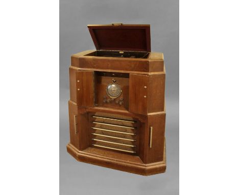 RARE LARGE SCOTT RADIOGRAM - STRADIVARIUS OF RADIO, RAND RADIO CO - SOUTH AFRICA an unusual radiogram in a large walnut cabin