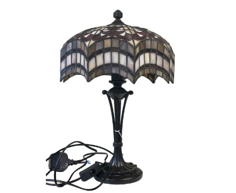 Tiffany style table lamp.