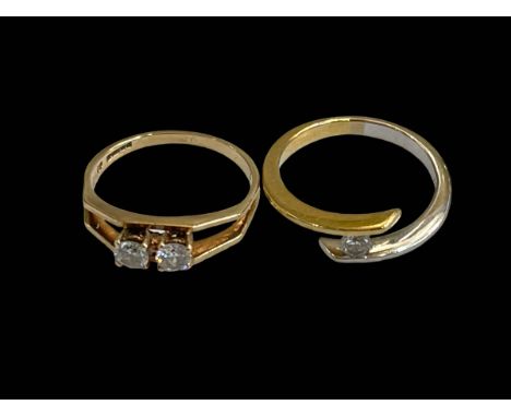 Diamond 9 carat two colour gold ring, and 9 carat cubic zirconia ring (2).