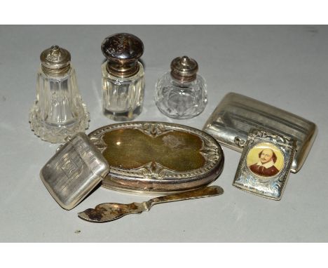 A GEORGE V SILVER SQUARE VESTA CASE, engine turned decoration, engraved initials, maker Robert Pringle &amp; Sons, Chester 19