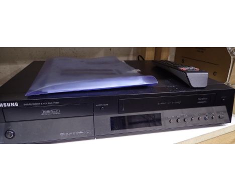 Samsung VR-350 VHS/DVD recorder combi. P&amp;P Group 3 (£25+VAT for the first lot and £5+VAT for subsequent lots) 