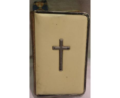Prayer book circa 1908 with hallmarked silver cross and binding. P&amp;P Group 1 (£14+VAT for the first lot and £1+VAT for su