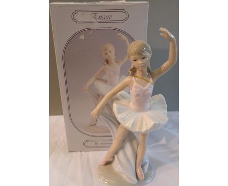 Leonardo ballerina figurine. P&amp;P Group 2 (£18+VAT for the first lot and £3+VAT for subsequent lots) 