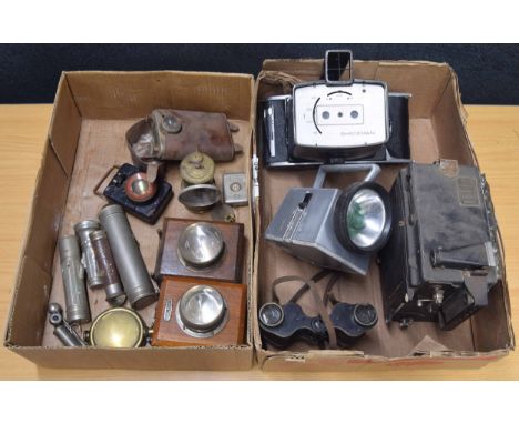 Shackman Passprint polaroid type camera; also a Graflex camera, small pair of binoculars and selection of assorted vintage to