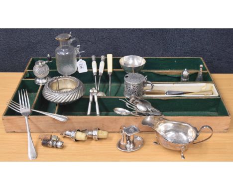 Selection of silver plated wares&nbsp;including a small French Ercuis plated bowl, assorted plated and steel flatware, cream 