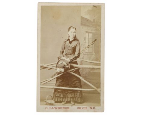 Cartes de Visite  Portraits - New Zealand,   ladies, gentlemen and children - bearded gentleman seated with beret, pipe and h