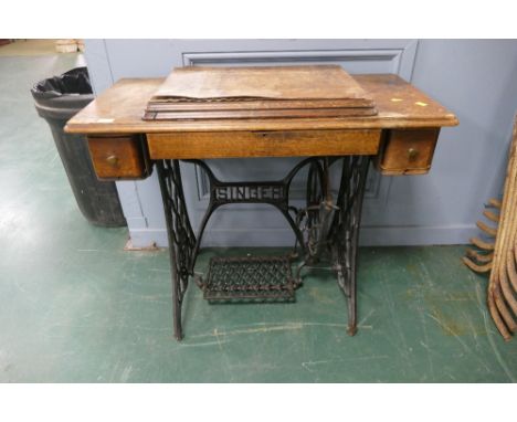 Singer sewing machine and table 