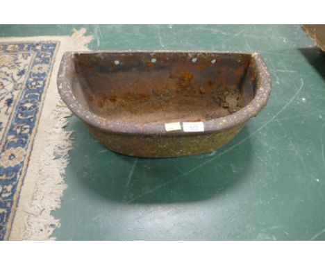 Cast iron animal feeding trough, height 16 cm, width 46 cm, depth 24 cm