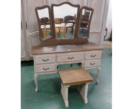 Limed oak dressing table with matching stool, table height 148 cm, width 125 cm, depth 43 cm