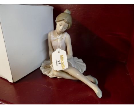 Nao ballerina figure with box