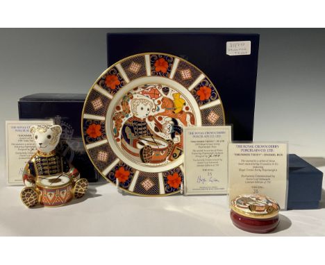 A Royal Crown Derby paperweight, Drummer Teddy, Govier's 1999 Teddy paperweight, designed by John Ablitt, limited edition 35/