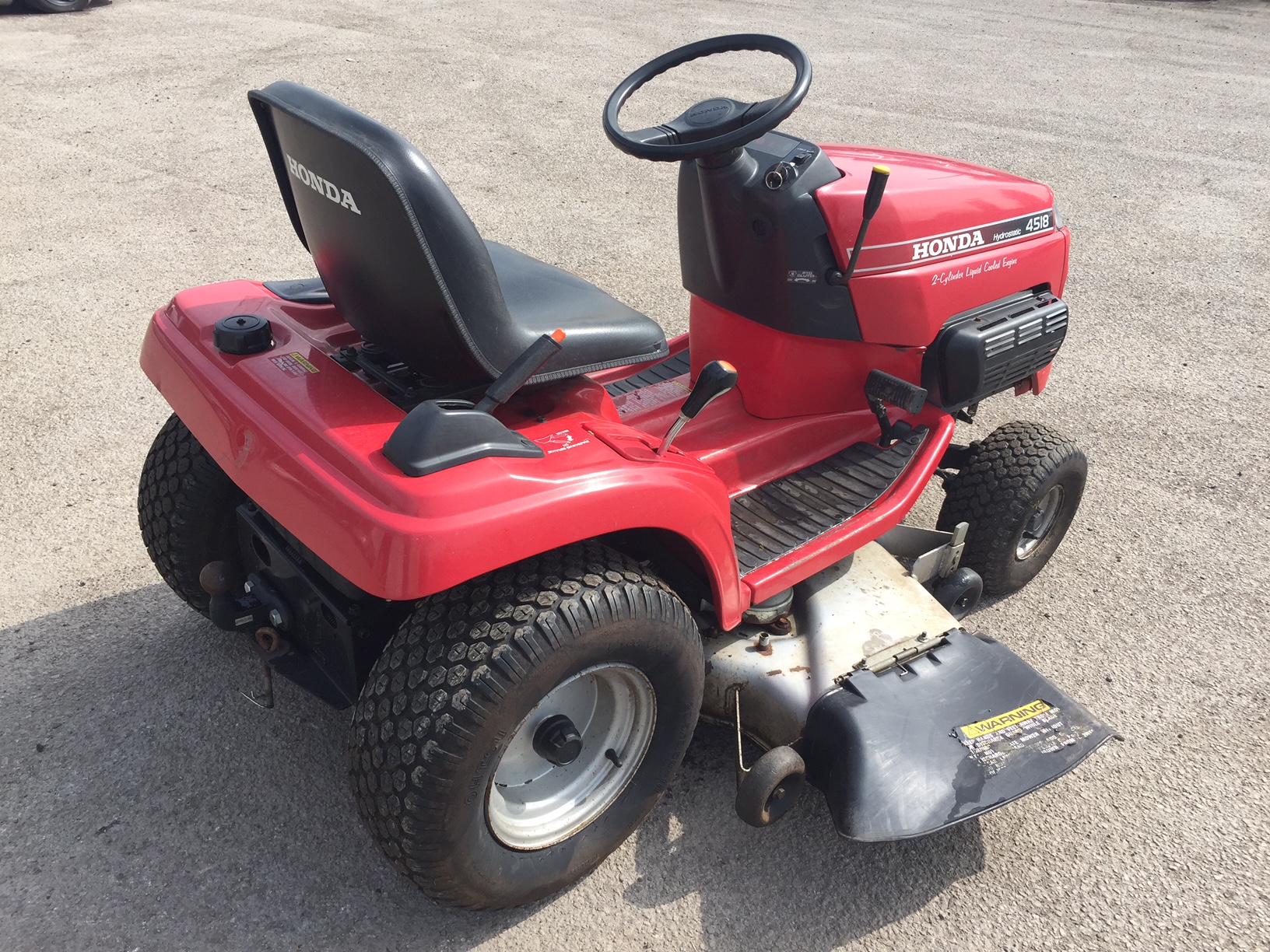 K - HONDA 4518 HYDRO-STATIC PETROL RIDE-ON LAWN MOWER 2 CYLINDER LIQUID ...