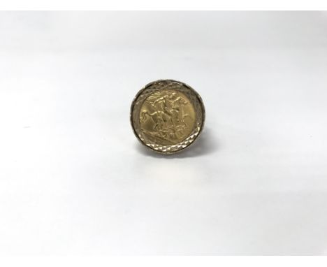 A 1915 half sovereign in a 9ct ring mount. Weight approx 8g, size approx K.