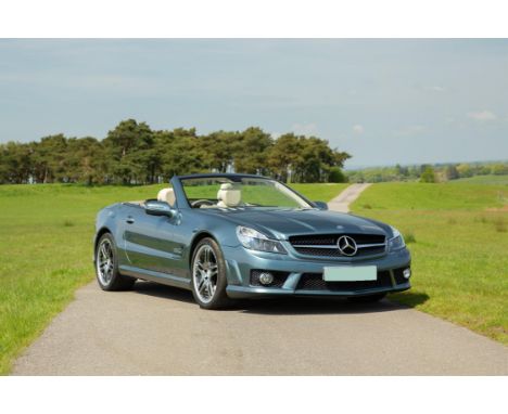 A very smart example of the facelifted SL63 AMG in a special order colour with a superb service history file. The R230-genera