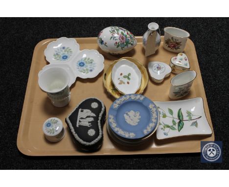 A collection of twenty pieces of various Wedgwood, Minton, Worcester and Aynsley china.  (20)  
