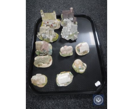 A tray of eleven Lilliput Lane Cottage ornaments 