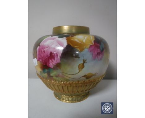 A Royal Worcester hand-painted gilded pot pourri vase, height 17cm CONDITION REPORT: Lacking lid.