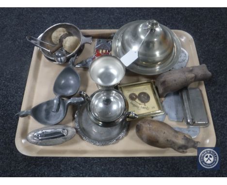 A tray containing Scottish Flying Club badge, plated wares, table lighter etc