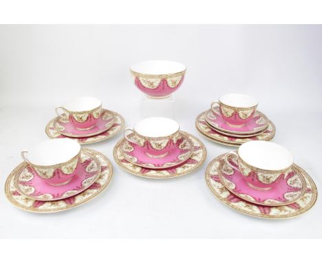 Decorative Royal Worcester Pink Tea Wares 4551 (19 Pieces in Total) 