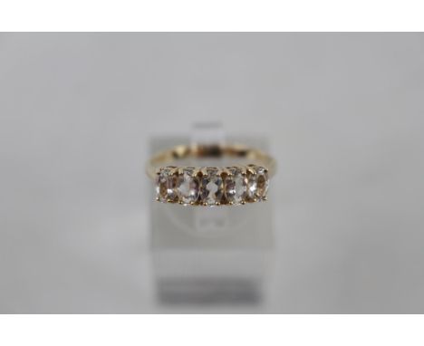 Ladies 9ct Gold 5 stone Clear Cut stone ring 1.7g total weight 