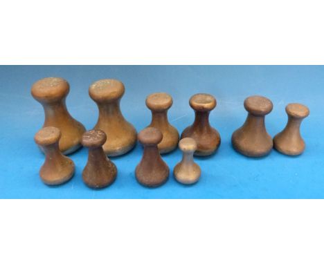 A collection of brass / bronze weights inc Avery, some with multiple ciphers to base
