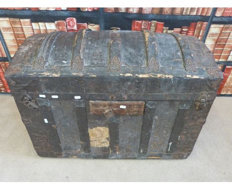 A wooden metal bound 19thC steamer trunk with White Star label (L87 x W52 x H64cm) 