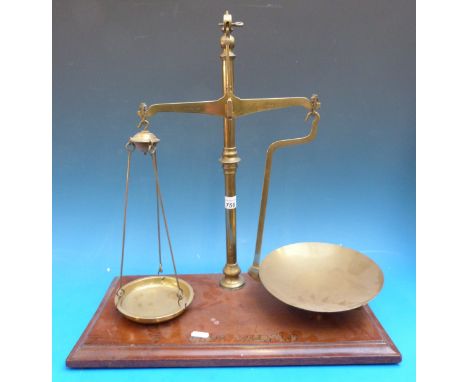 A set of W & T Avery brass banking scales with impressed 'To weigh 1Ib'