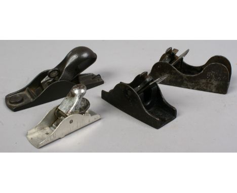 Four small vintage shoulder planes two with labels for the Paul Kettle collection.