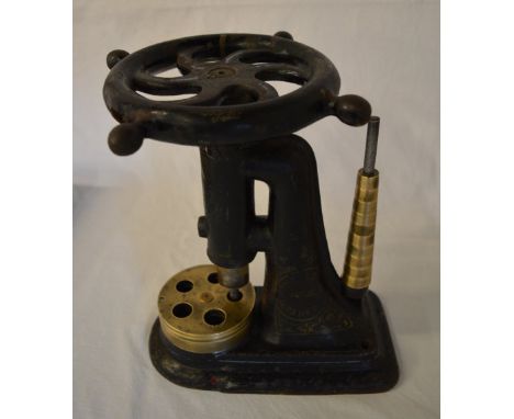 Pinfold patent ring stretcher