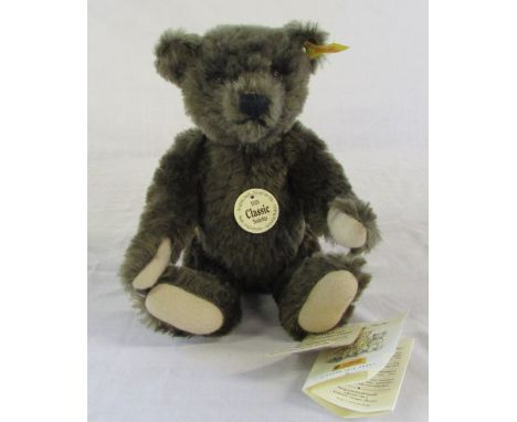 Steiff 'Classic 1920' teddy bear