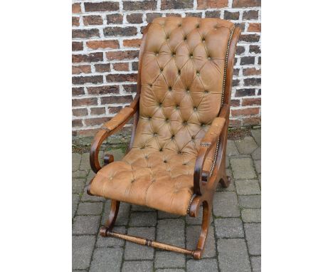 Button back open armchair