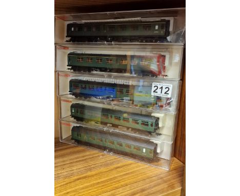 Fleischmann 5-Car Train Carriage Railway Set, 5146 &amp; 5147 - HO Gauge Bulleid 3rd Class in SR Green