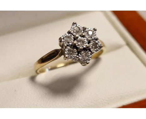 9ct Gold &amp; Diamond Cluster Ring, size K &amp; 2.65g