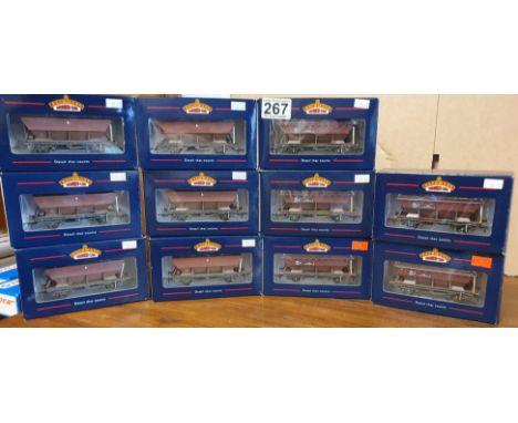 Bachmann OO Gauge Branch Line 46-Tonne Hopper Wagons (33-550A), six, + Bachmann Branch Line 46-Tonne EWS Weathered Hopper Wag