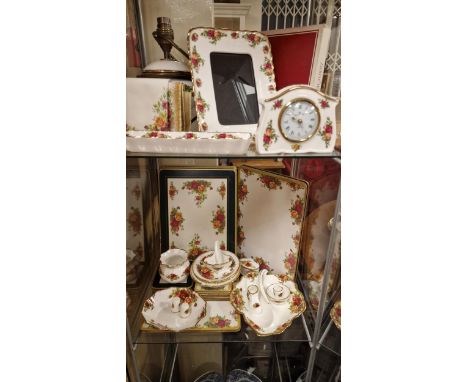 Royal Albert Old Country Roses Collection of Decorative Pieces inc Lamp, Placemats, Picture Frame &amp; Clock