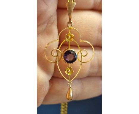 9ct Gold & Amethyst Antique Pendant & 9ct Gold Chain - 6.15g