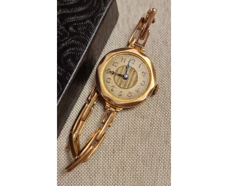 9ct Gold Vintage Ladies Cocktail Watch w/9ct marked flexistrap - total weight 16.85g