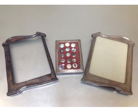 A pair of George V silver photograph frames (one lacking back and glass), Birmingham 1913, of Art Nouveau design, the framed 