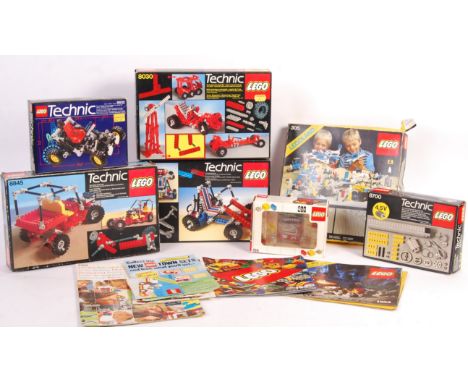 A good collection of assorted vintage boxed and loose Lego building sets and accessory packs. Boxed items include; Lego Space