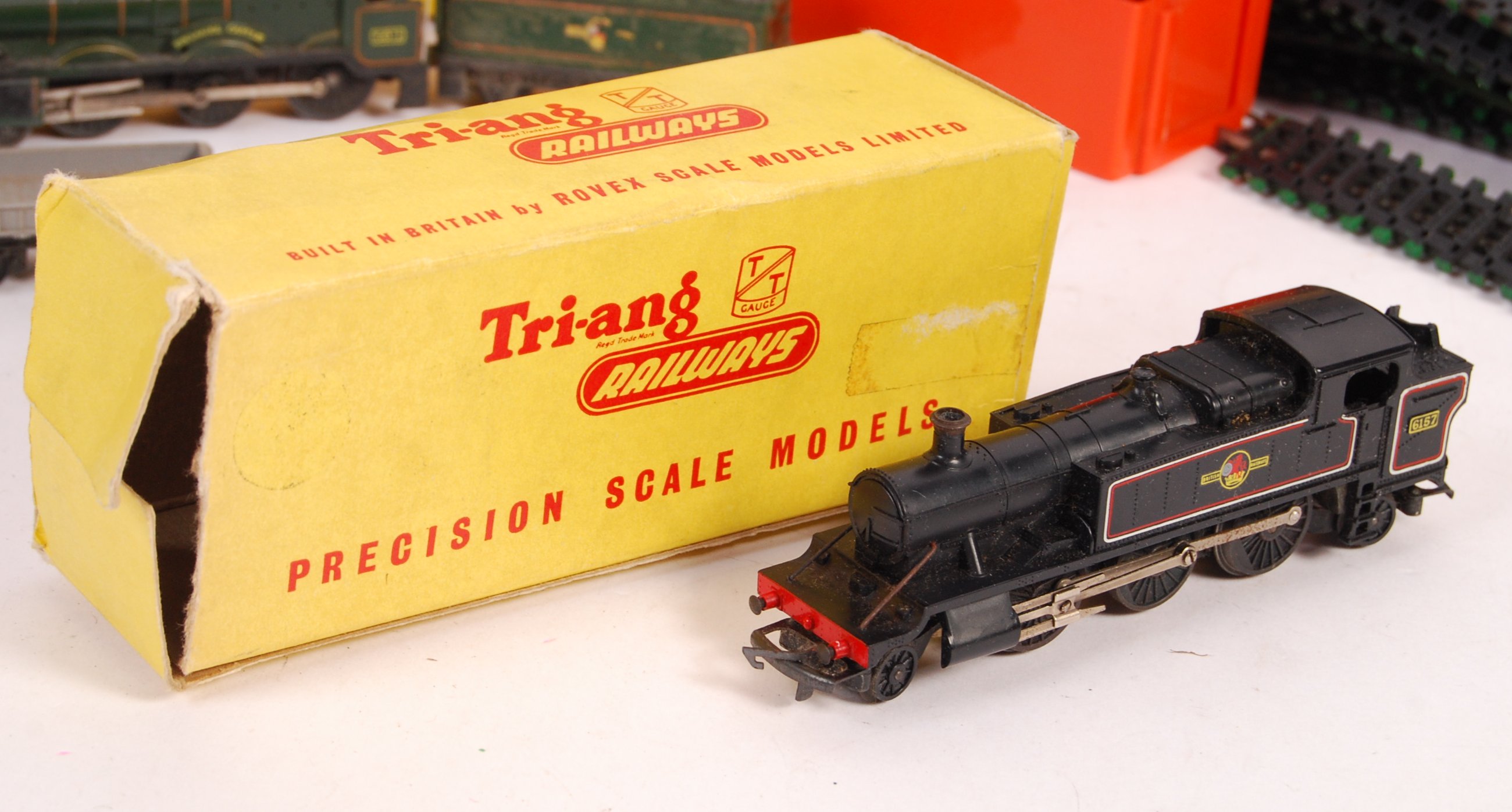 An Interesting Large Collection Of Vintage Tri-ang / Triang Railways TT ...