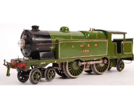 An original vintage Hornby 0 Gauge model railway electric 3 rail 20 volt trainset locomotive No.2 Special Tank E220 4-4-2 LNE
