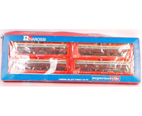 A set of Rivarossi 00 Gauge model railway locomotive train set coaches to include; 2x 2679&nbsp; Chicago &amp; Alton Pullman,
