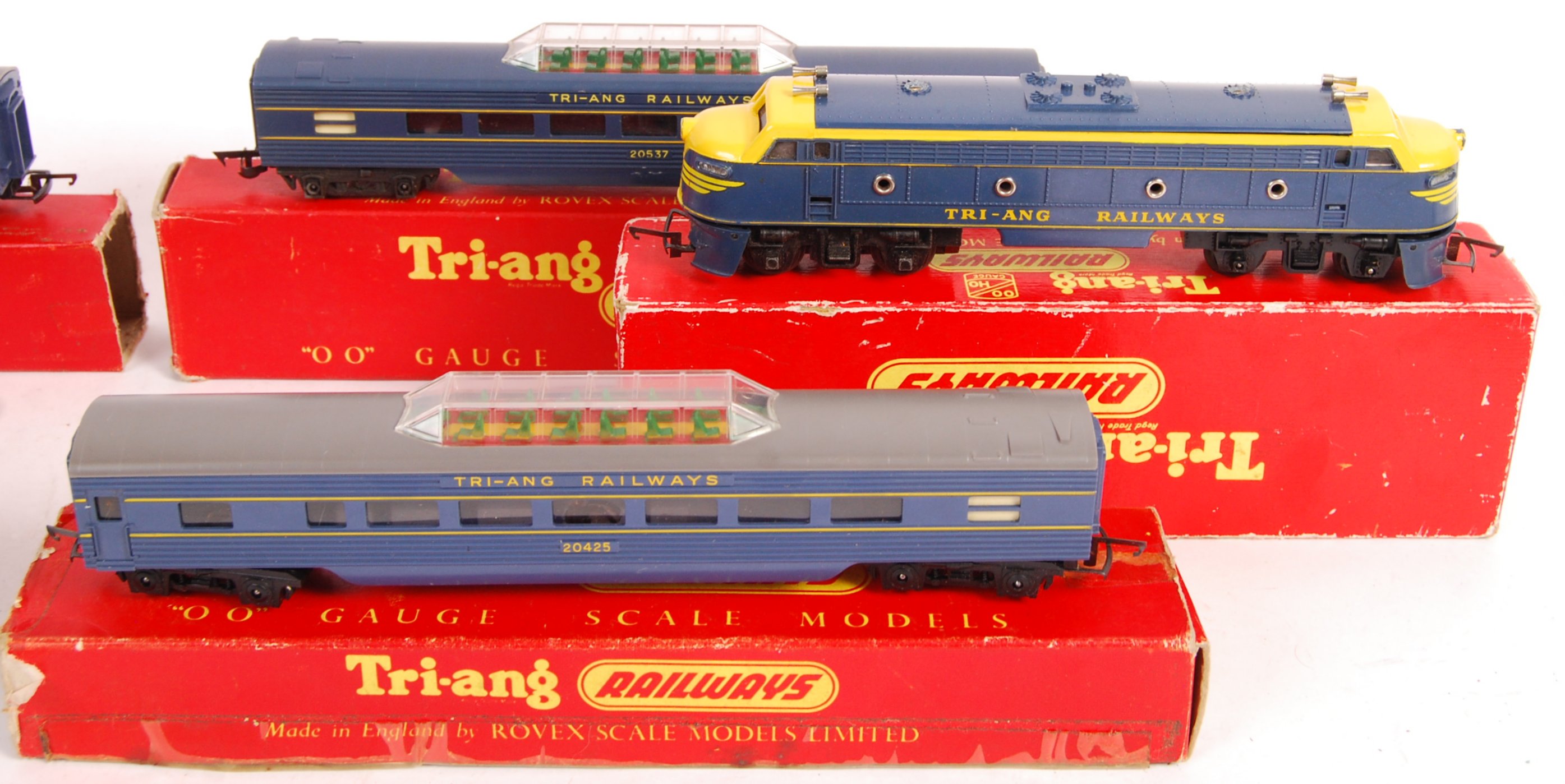 An original vintage Triang Railways made model railway train set ...