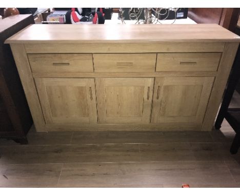 LIGHT OAK EFFECT SIDEBOARD 168 CM W APPROXIAMETLY
