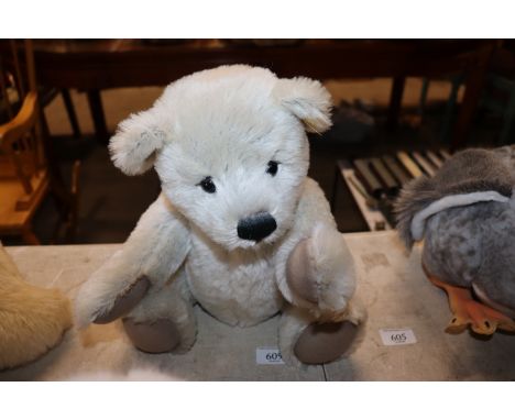 A Steiff jointed white bear